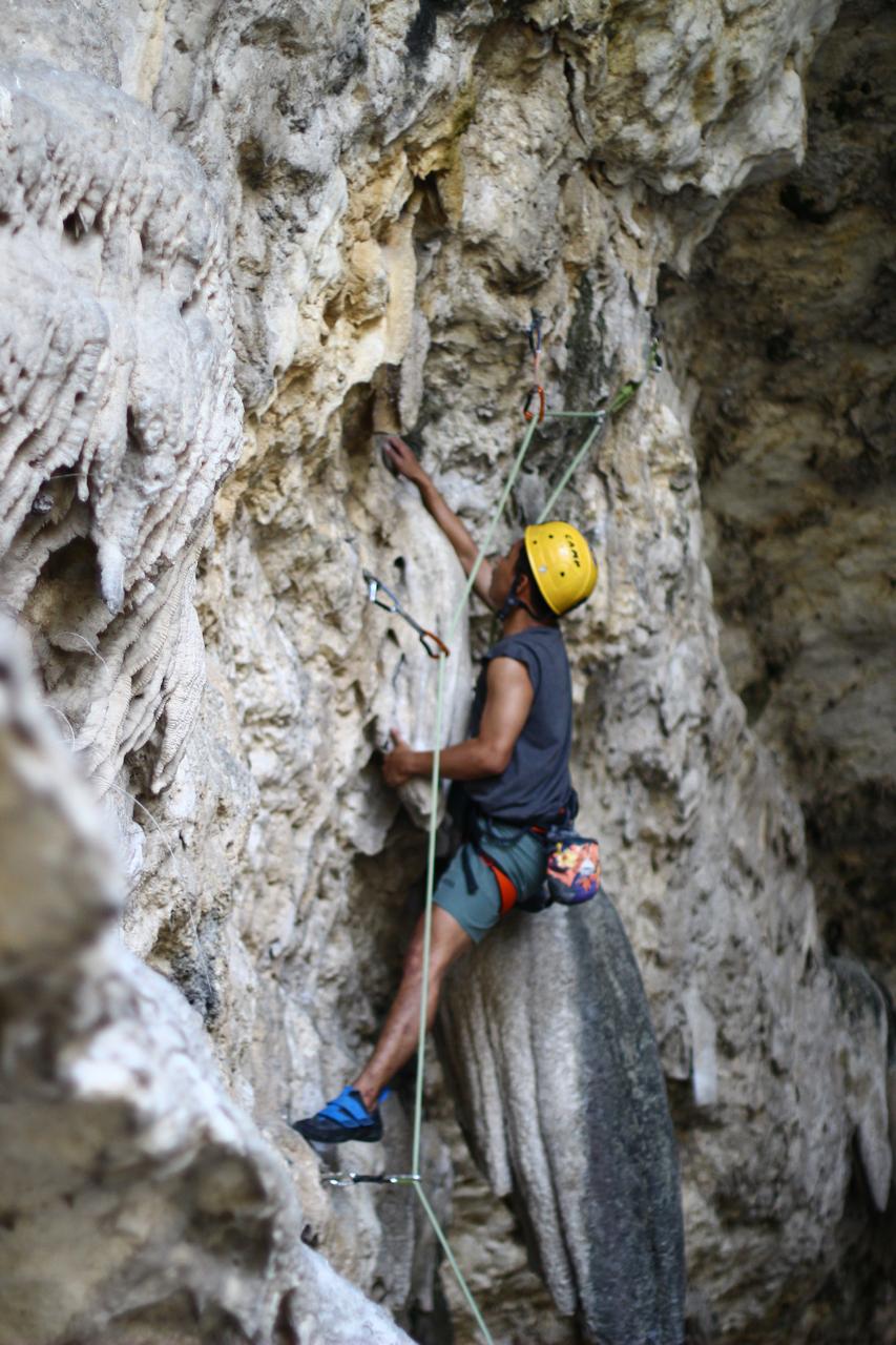 tebing-arpam-klapanunggal-cibinong-fun-climbing